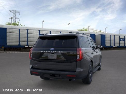 New 2025 Ford Expedition Active image 9