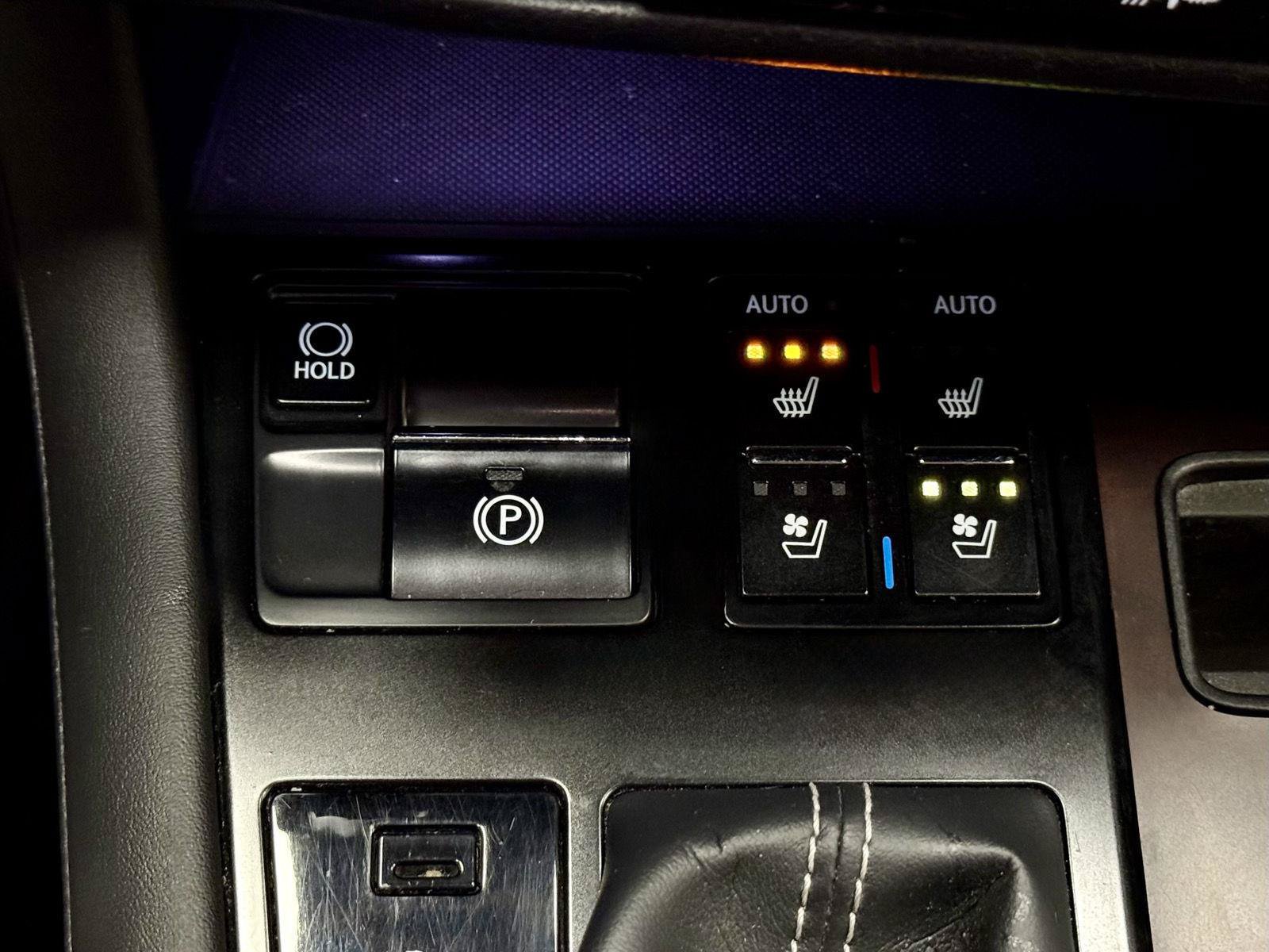Used 2020 Lexus RX 450h AWD w/ Premium Package image 27
