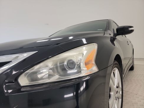 Used 2014 Nissan Altima 3.5 SL w/ Technology Package FWD image 9
