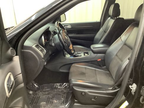 Used 2021 Jeep Grand Cherokee Laredo X AWD/4WD image 14