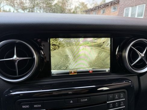 Used 2019 Mercedes-Benz SLC 300 image 19