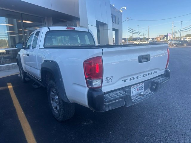 Used 2017 Toyota Tacoma SR RWD image 5