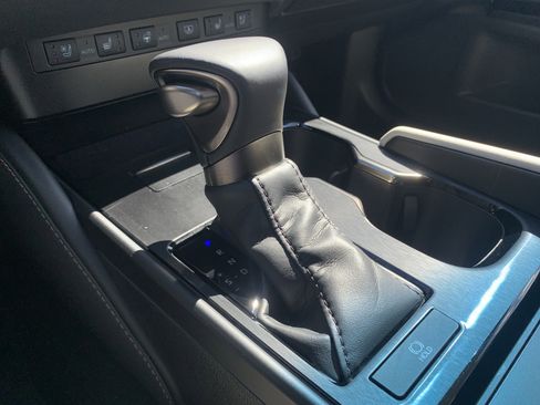 Certified 2025 Lexus ES 350 w/ Premium Package image 26