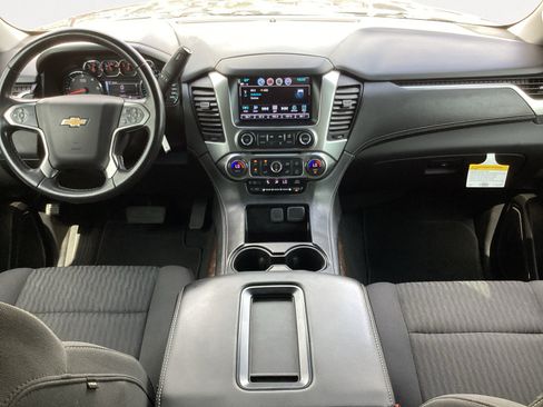 Used 2020 Chevrolet Tahoe LS RWD image 3