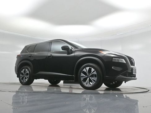 Used 2021 Nissan Rogue SV image 4