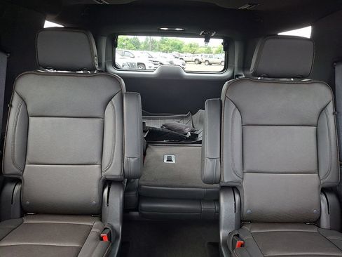 Used 2024 Chevrolet Tahoe High Country AWD/4WD image 20