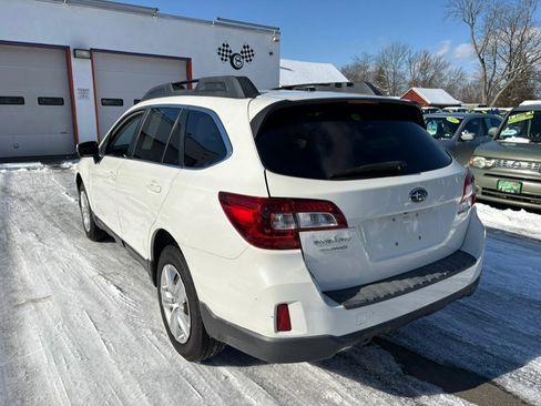 Used 2015 Subaru Outback 2.5i Limited image 3