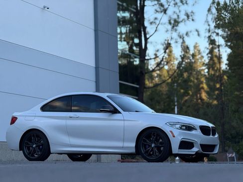 Used 2017 BMW M240i Coupe image 4