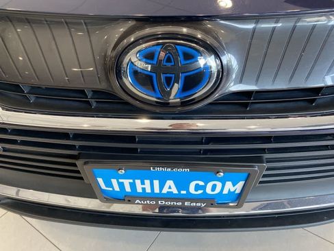 Used 2021 Toyota Venza XLE w/ Softex Package AWD/4WD image 10