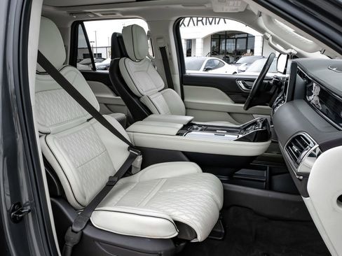 Used 2023 Lincoln Navigator Black Label AWD/4WD image 31