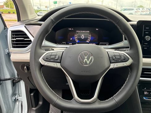 New 2026 Volkswagen Taos SE AWD/4WD image 11