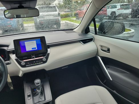 Used 2026 Toyota Corolla Cross L FWD image 17