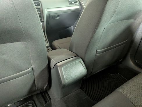 Used 2019 Volkswagen Golf S image 37