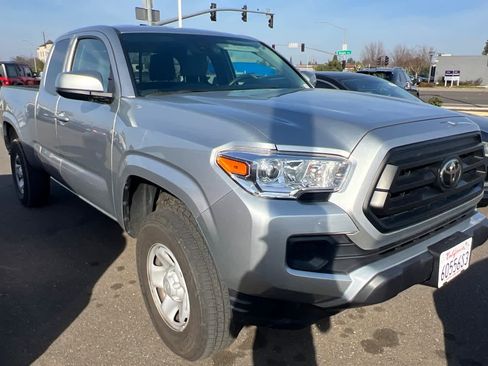 Used 2023 Toyota Tacoma SR image 3