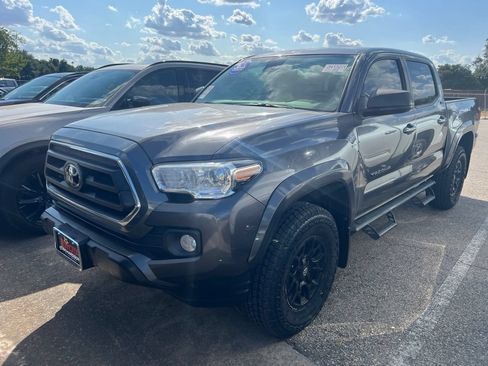 Used 2021 Toyota Tacoma SR5 RWD image 1