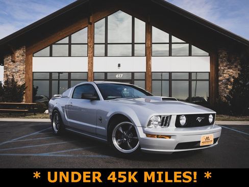 Used 2005 Ford Mustang GT image 1
