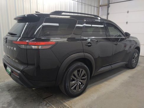 Used 2022 Nissan Pathfinder SV AWD/4WD image 10