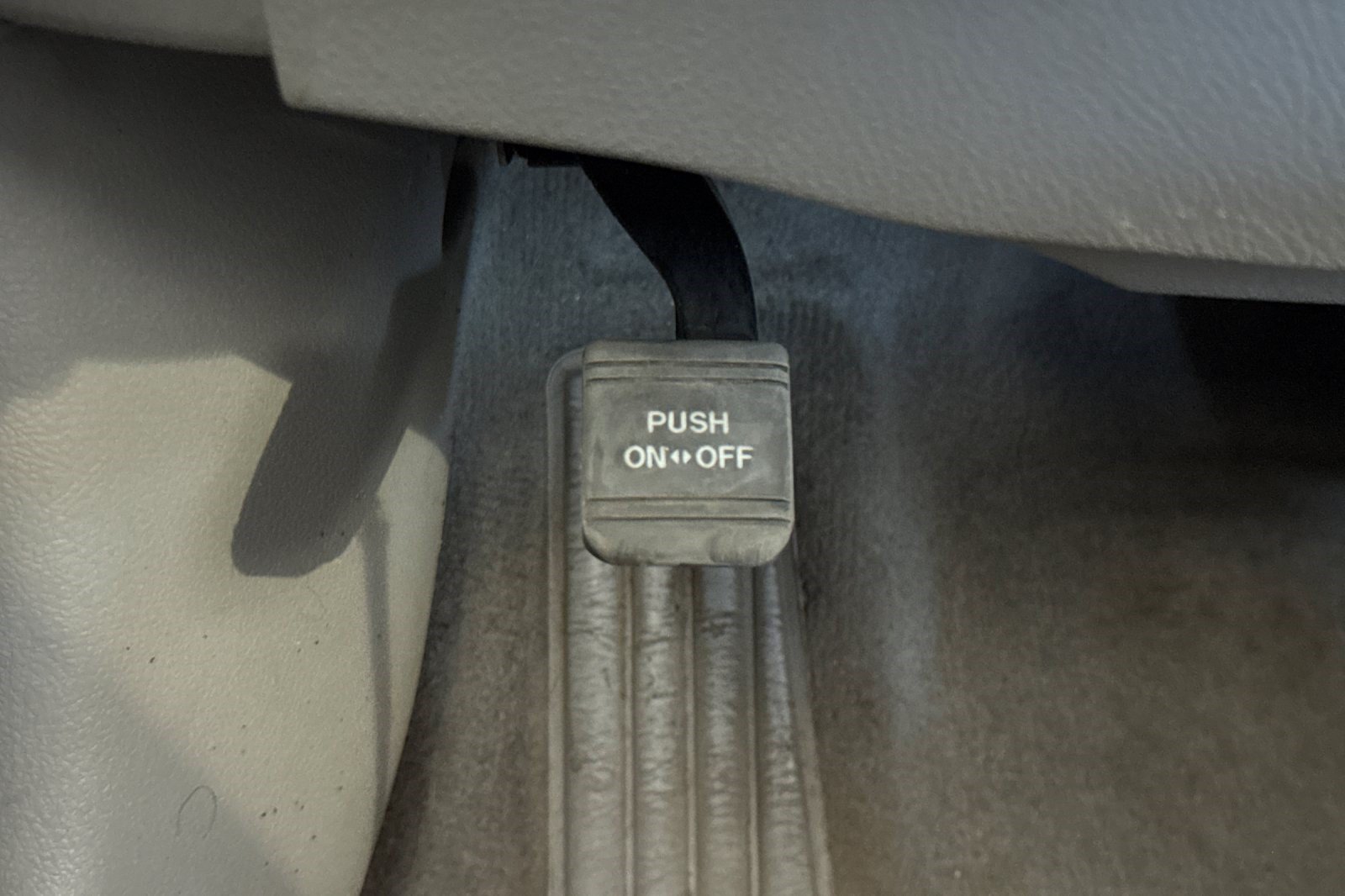Used 2010 Toyota Camry LE FWD image 38