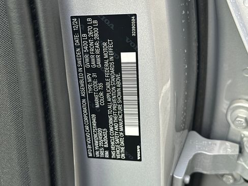 Certified 2025 Volvo XC60 B5 Plus image 37