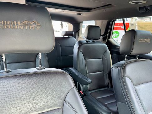 Used 2023 Chevrolet Traverse High Country w/ LPO, 'HIT The Road' Package FWD image 34