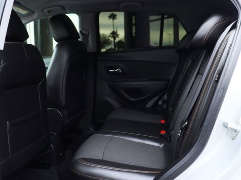 Used 2020 Chevrolet Trax LT w/ LT Convenience Package image 30