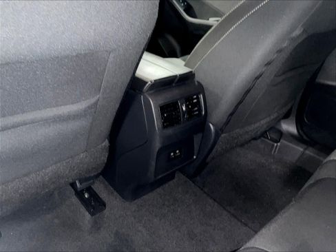 Certified 2022 Nissan Rogue SV image 27