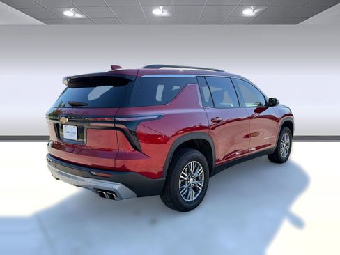 Certified 2025 Chevrolet Traverse LT w/ Driver Confidence Package FWD image 9