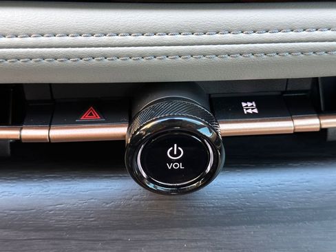 Used 2023 Nissan Ariya Evolve+ image 37