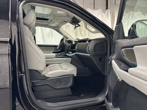 Used 2025 Ford Expedition Max Platinum image 63