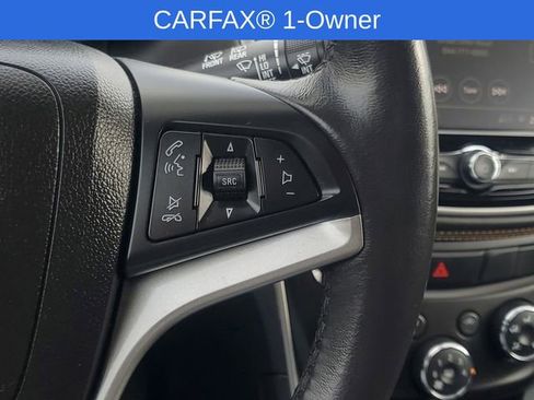 Used 2022 Chevrolet Trax LT w/ LT Convenience Package image 19