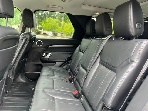 Used 2019 Land Rover Discovery HSE AWD/4WD image 17