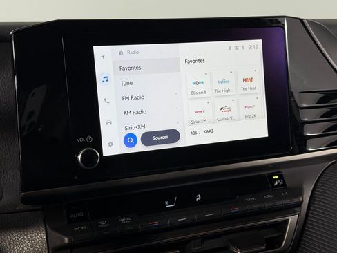 Used 2025 Toyota Camry SE image 17