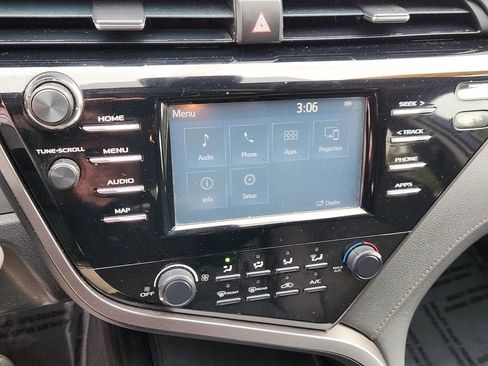 Used 2019 Toyota Camry LE image 14