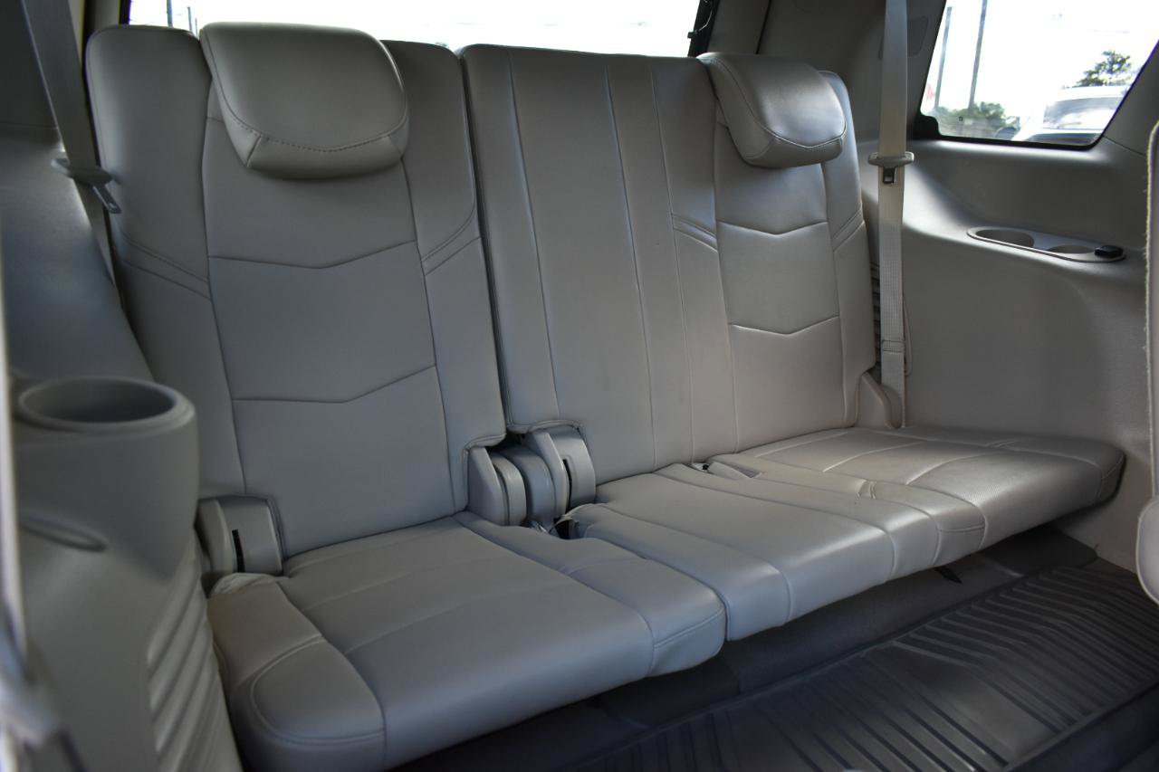Used 2017 Cadillac Escalade Premium Luxury AWD/4WD image 30