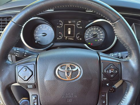 Used 2021 Toyota Sequoia Limited image 9