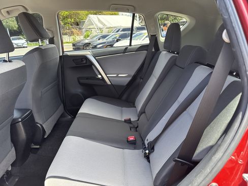 Used 2015 Toyota RAV4 LE FWD image 14