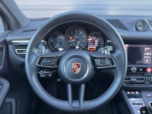 Used 2026 Porsche Macan AWD/4WD image 19
