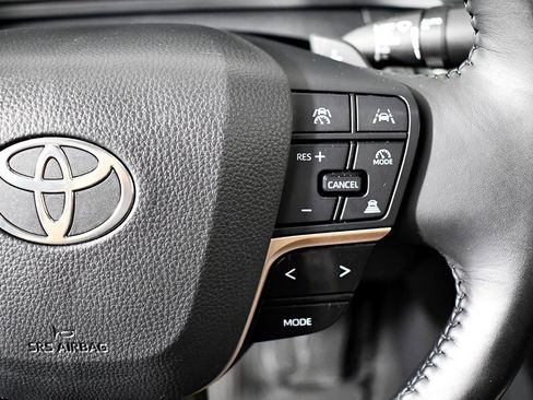 Used 2023 Toyota Crown Platinum image 29