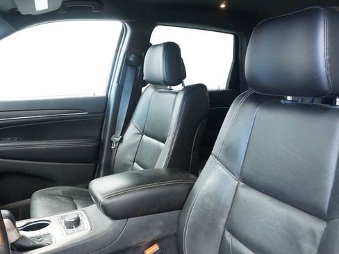 Used 2017 Jeep Grand Cherokee Limited w/ Trailer Tow Group IV image 28