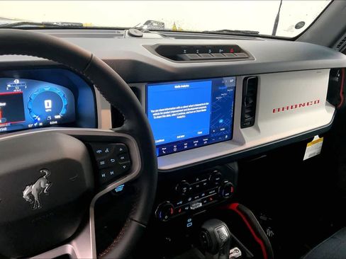 New 2025 Ford Bronco Heritage Edition image 5