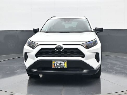 Used 2020 Toyota RAV4 LE FWD image 2