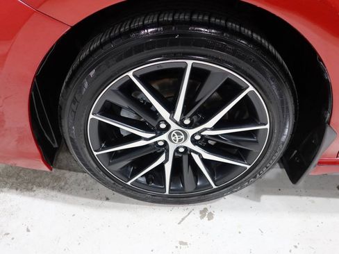 Used 2021 Toyota Camry SE w/ Convenience Package FWD image 10