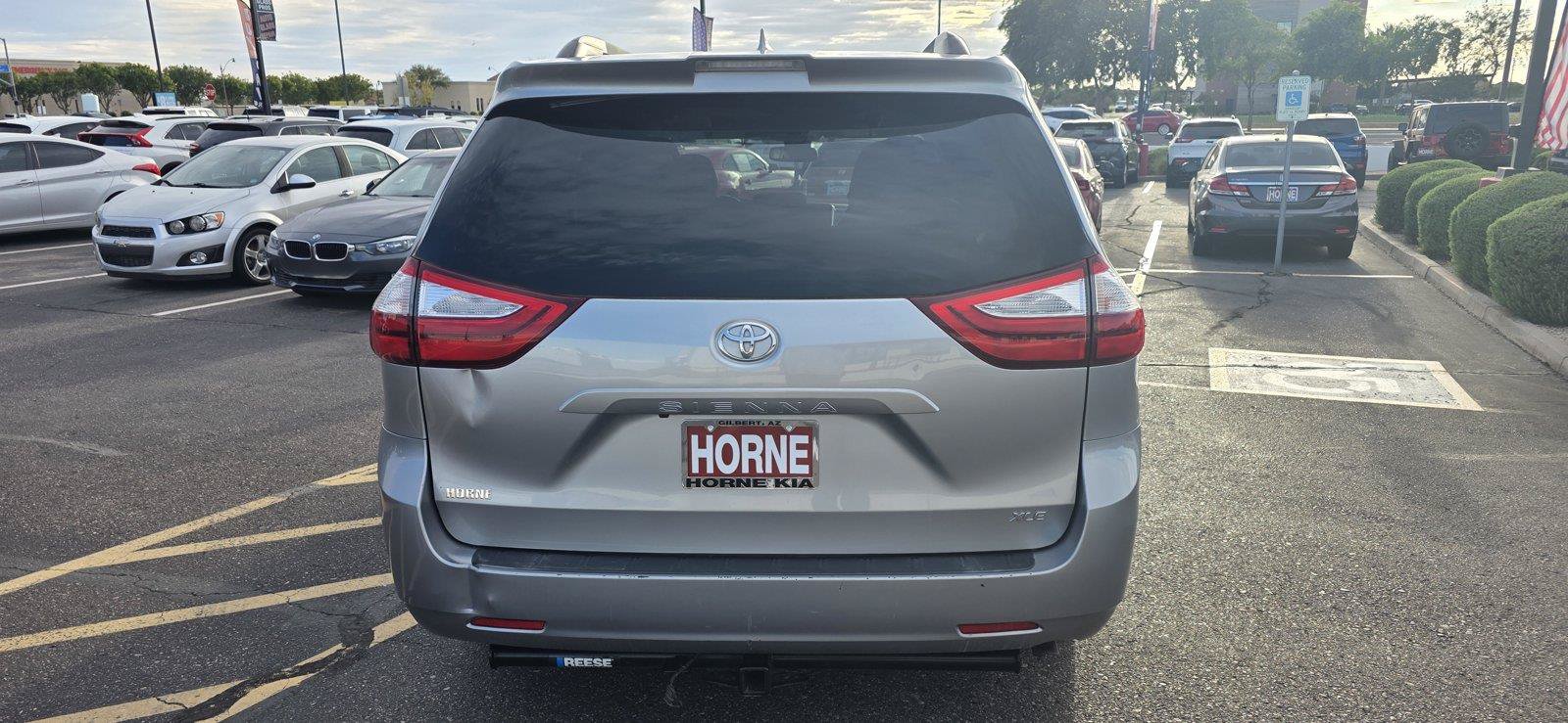 Used 2018 Toyota Sienna XLE FWD image 6