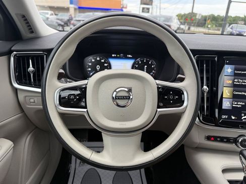 Used 2017 Volvo S90 T5 Momentum w/ Convenience Package FWD image 14