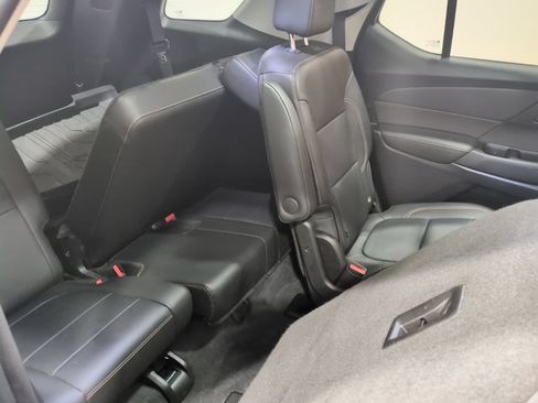 Used 2019 Chevrolet Traverse LT w/ LT Premium Package AWD/4WD image 12
