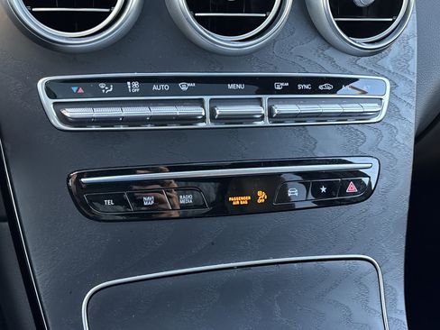 Used 2021 Mercedes-Benz GLC 300 image 32