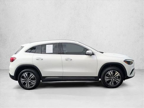 Used 2025 Mercedes-Benz GLA 250 4MATIC image 4