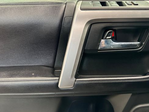 Used 2017 Toyota 4Runner SR5 AWD/4WD image 11