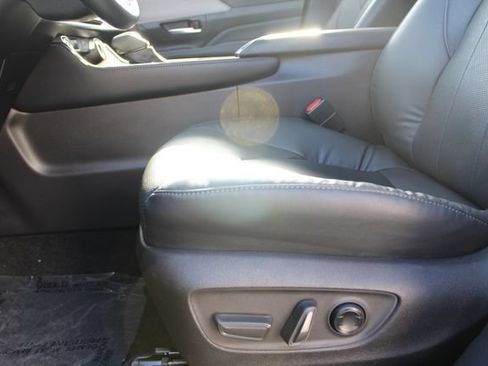 Certified 2025 Toyota Grand Highlander AWD image 62