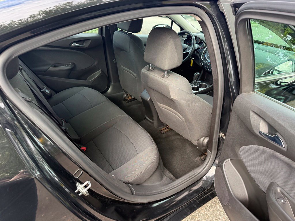 Used 2016 Chevrolet Cruze LT FWD image 14